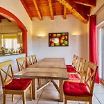 Feriehus Lovely Hugh Close To Beaches Up To 10 Sleeps