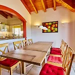 Lovely Hugh Close To Beaches Up To 10 Sleeps Feriehus *