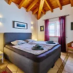 Lovely Hugh Close To Beaches Up To 10 Sleeps * Hortas do Tabual