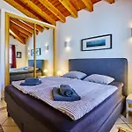 Lovely Hugh Close To Beaches Up To 10 Sleeps Feriehus *