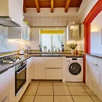 Lovely Hugh Close To Beaches Up To 10 Sleeps Feriehus Hortas do Tabual