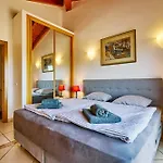 Feriehus Lovely Hugh Close To Beaches Up To 10 Sleeps Hortas do Tabual