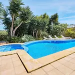 Lovely Hugh Close To Beaches Up To 10 Sleeps Feriehus Hortas do Tabual
