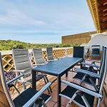 Feriehus Lovely Hugh Close To Beaches Up To 10 Sleeps