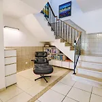 Lovely Hugh Close To Beaches Up To 10 Sleeps *