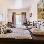 Lovely Hugh Close To Beaches Up To 10 Sleeps