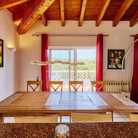 Feriehus Lovely Hugh Close To Beaches Up To 10 Sleeps *