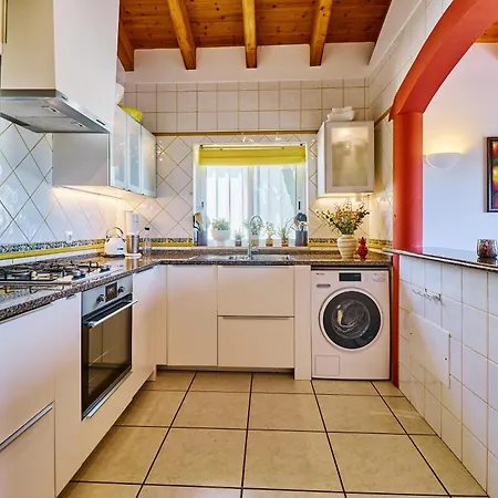 Lovely Hugh Close To Beaches Up To 10 Sleeps *