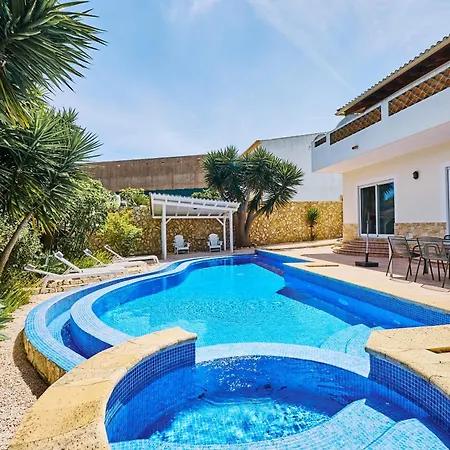 Lovely Hugh Close To Beaches Up To 10 Sleeps