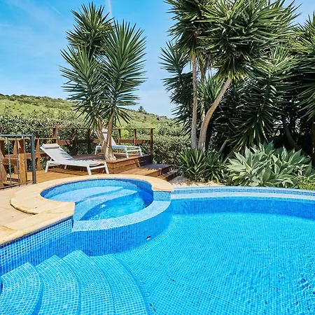 Lovely Hugh Close To Beaches Up To 10 Sleeps Tatil Evi Hortas do Tabual