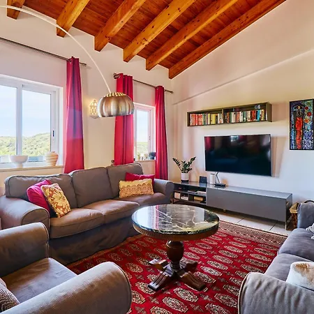 Lovely Hugh Close To Beaches Up To 10 Sleeps