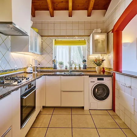 Lovely Hugh Close To Beaches Up To 10 Sleeps בית נופש Hortas do Tabual