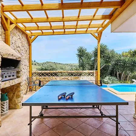 Lovely Hugh Close To Beaches Up To 10 Sleeps בית נופש Hortas do Tabual