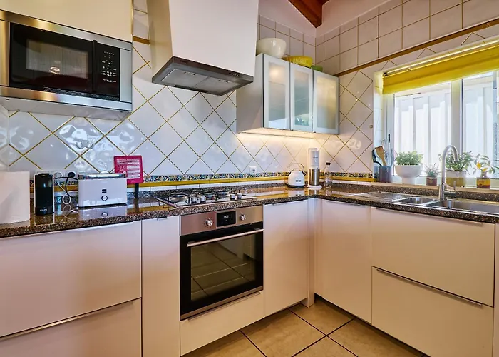 Nyaraló Lovely Hugh Close To Beaches Up To 10 Sleeps *
