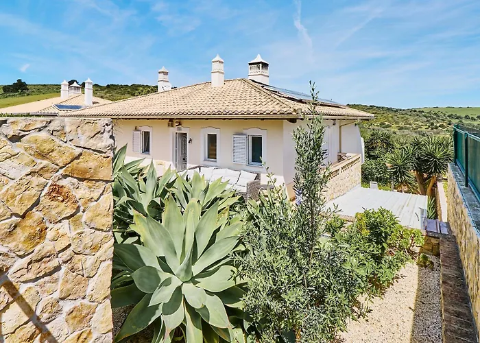 Lovely Hugh Close To Beaches Up To 10 Sleeps Hortas do Tabual
