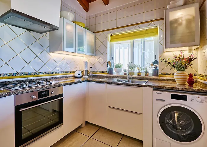 Lovely Hugh Close To Beaches Up To 10 Sleeps Nyaraló