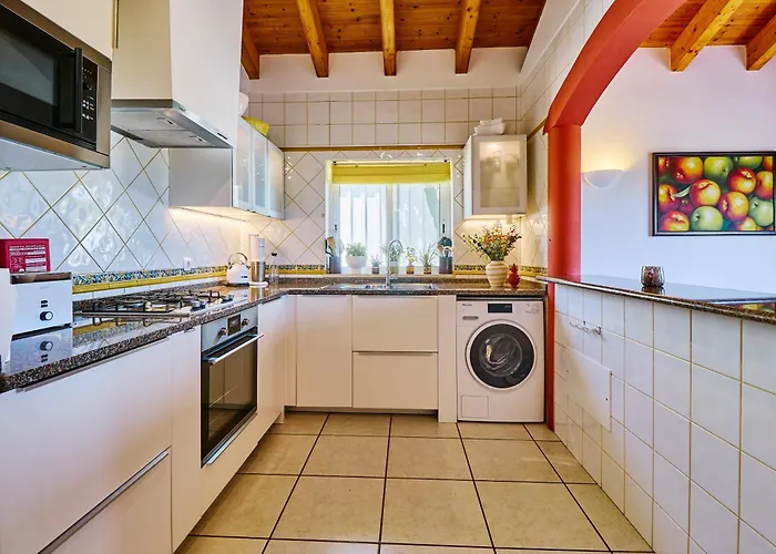 Lovely Hugh Close To Beaches Up To 10 Sleeps *