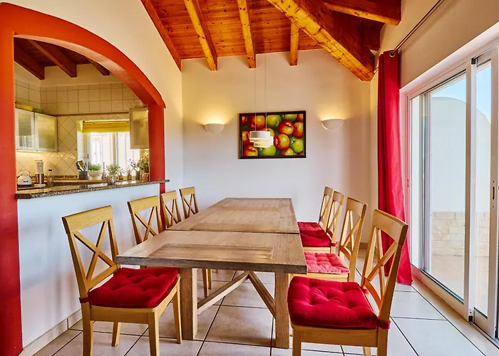 Nyaraló Lovely Hugh Close To Beaches Up To 10 Sleeps
