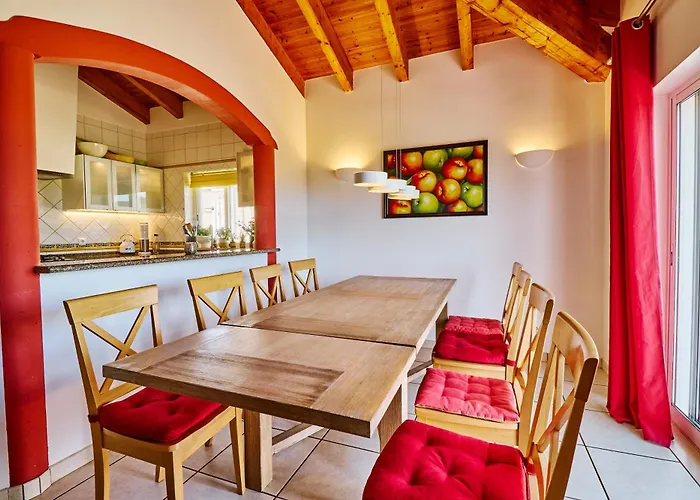 Lovely Hugh Close To Beaches Up To 10 Sleeps Nyaraló *
