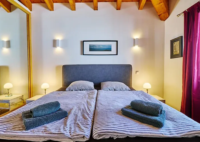 Nyaraló Lovely Hugh Close To Beaches Up To 10 Sleeps *