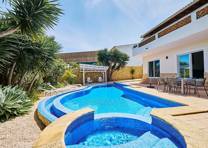 Lovely Hugh Close To Beaches Up To 10 Sleeps