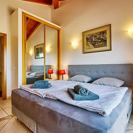 度假居 Lovely Hugh Close To Beaches Up To 10 Sleeps Hortas do Tabual