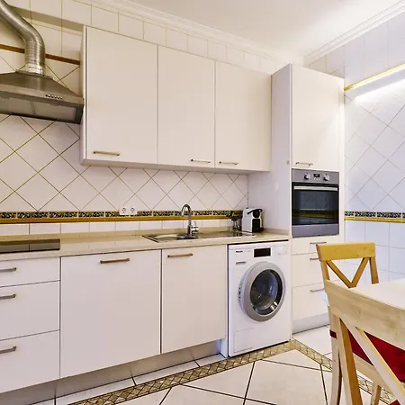 Lovely Hugh Close To Beaches Up To 10 Sleeps 度假居 Hortas do Tabual